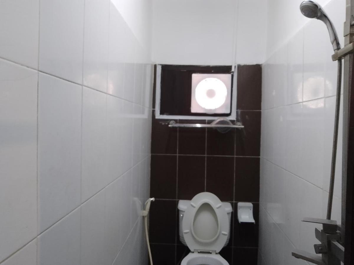 לואנג פרבאנג Funny Backpacker Hostel מראה חיצוני תמונה